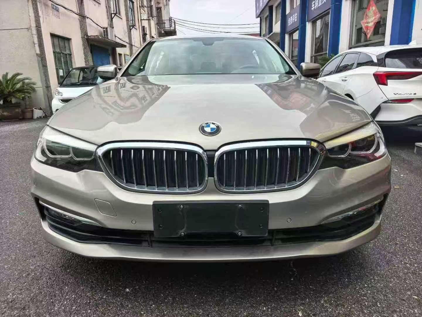 BMW 5 Series 528Li 2