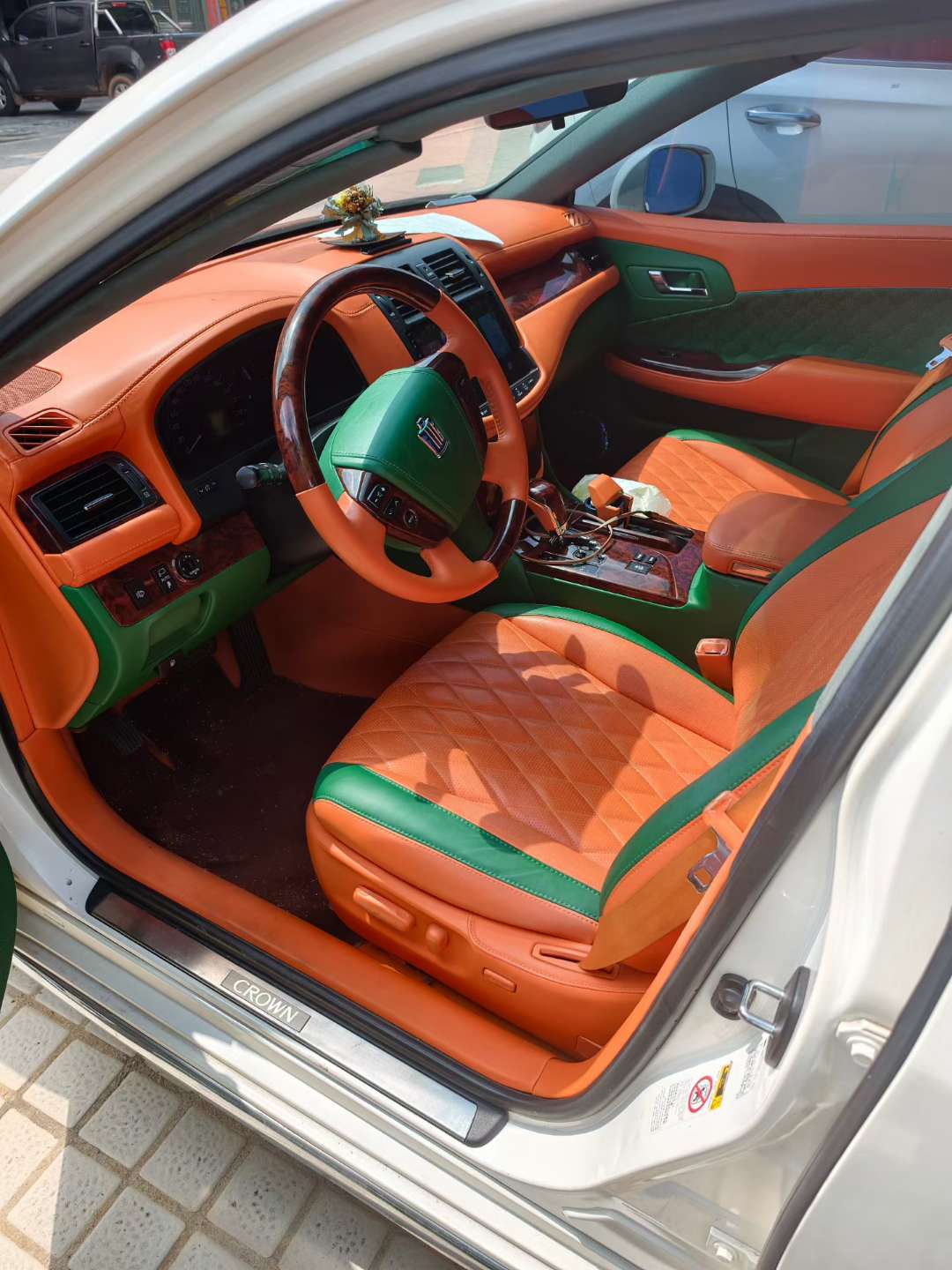 Toyota Crown 2.5 Automatic 5