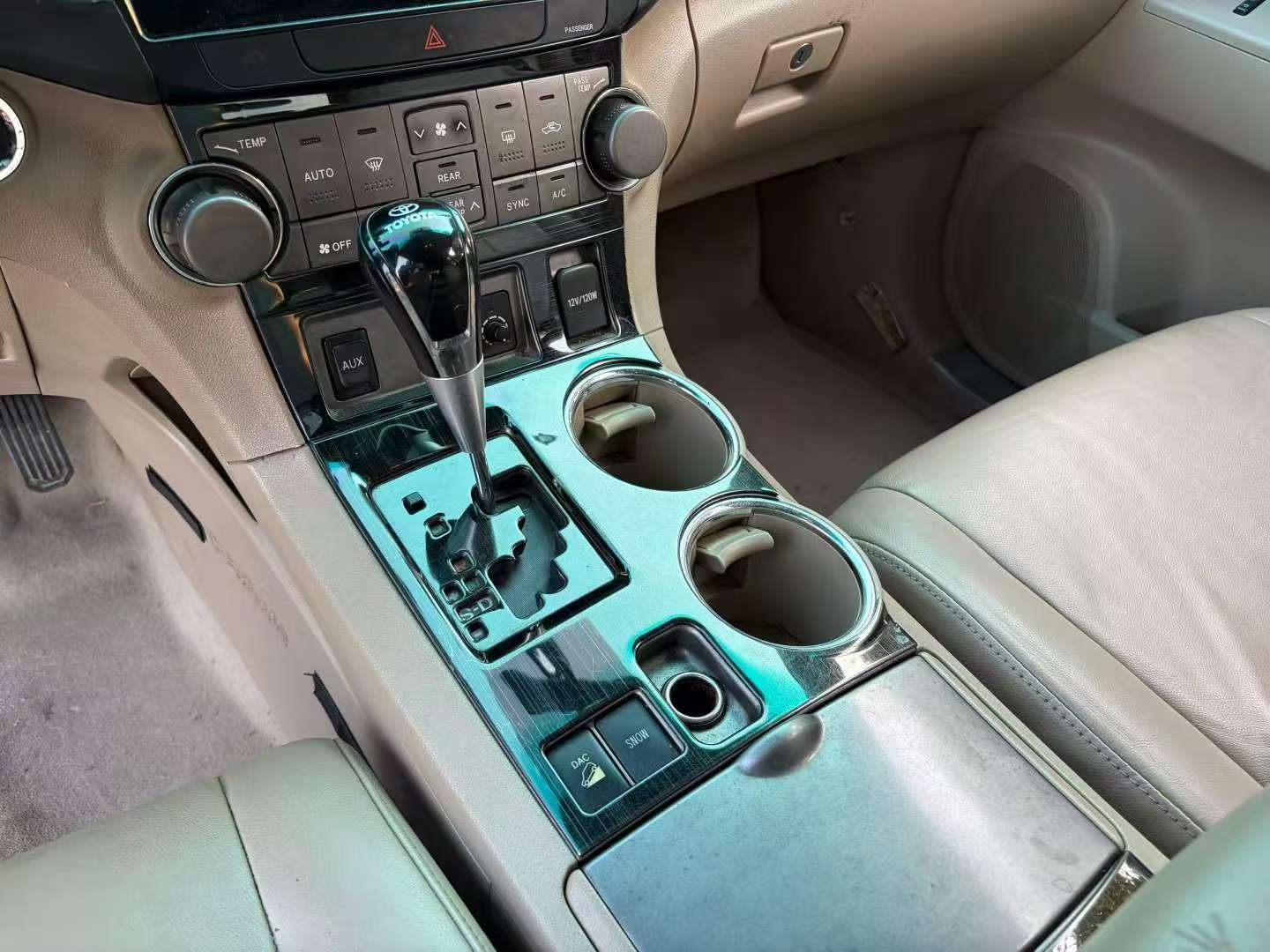 Toyota Highlander 3.5L Top Trim 7