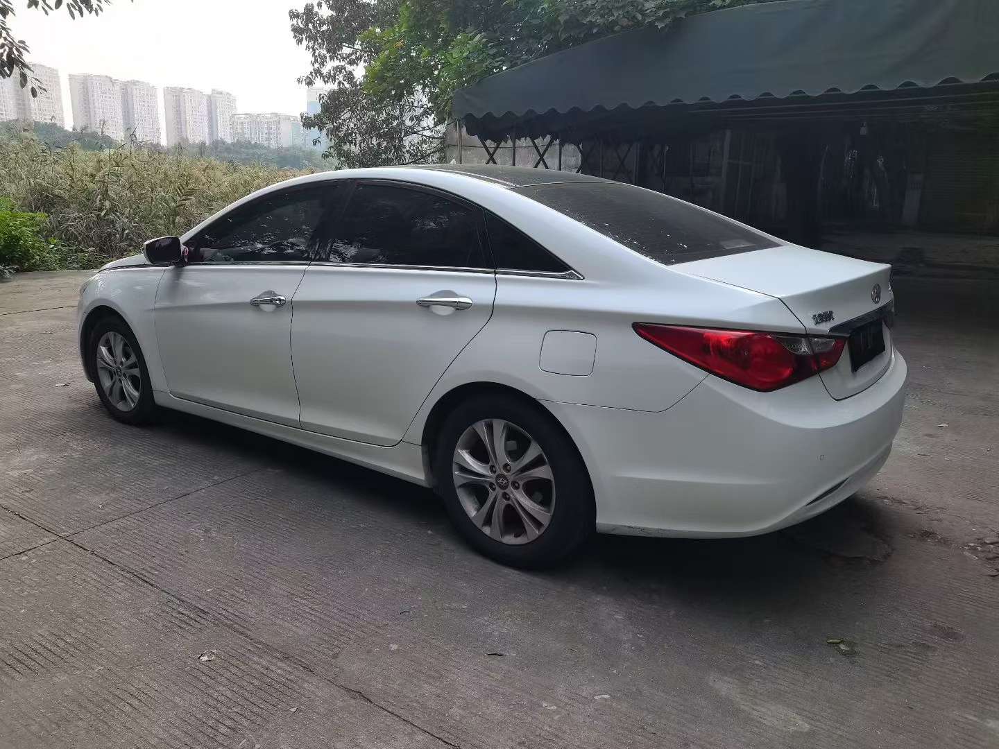 Hyundai Sonata 2.0L Automatic Dual Sunroof 5