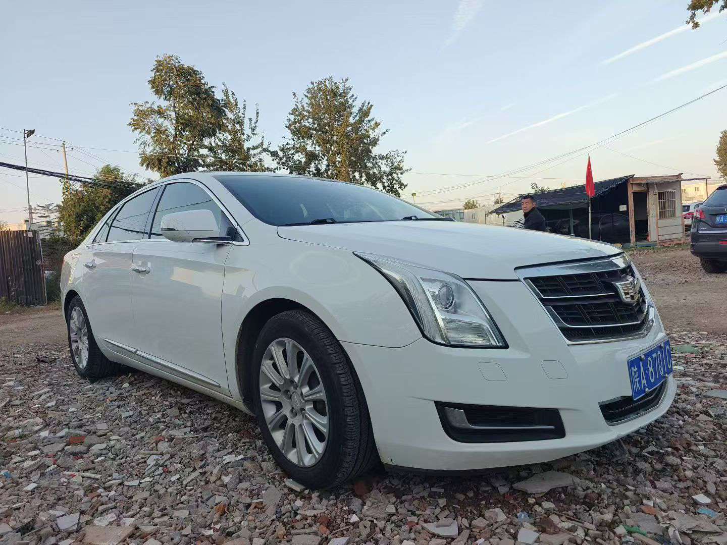 Cadillac XTS 2.0T Automatic with Sunroof 3
