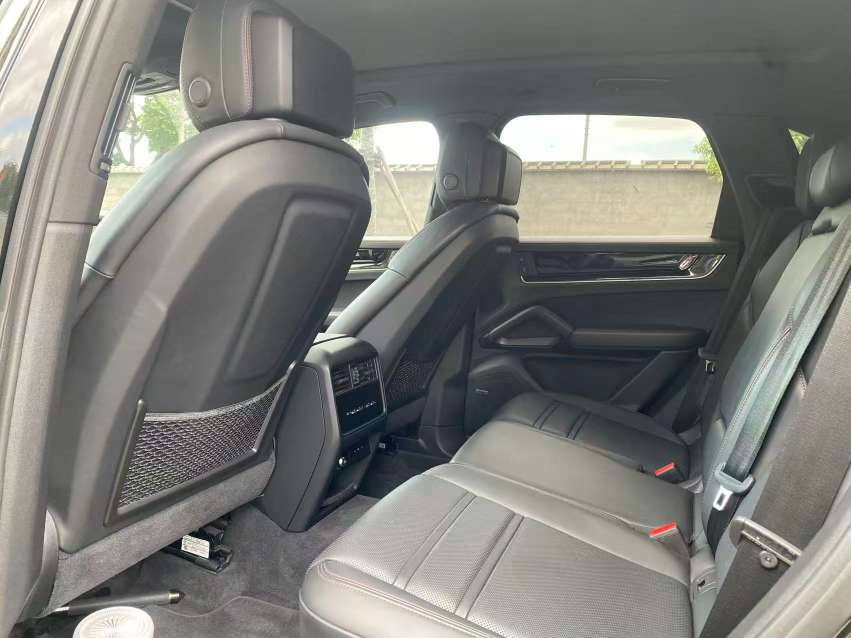 Porsche Cayenne 3.0T 4