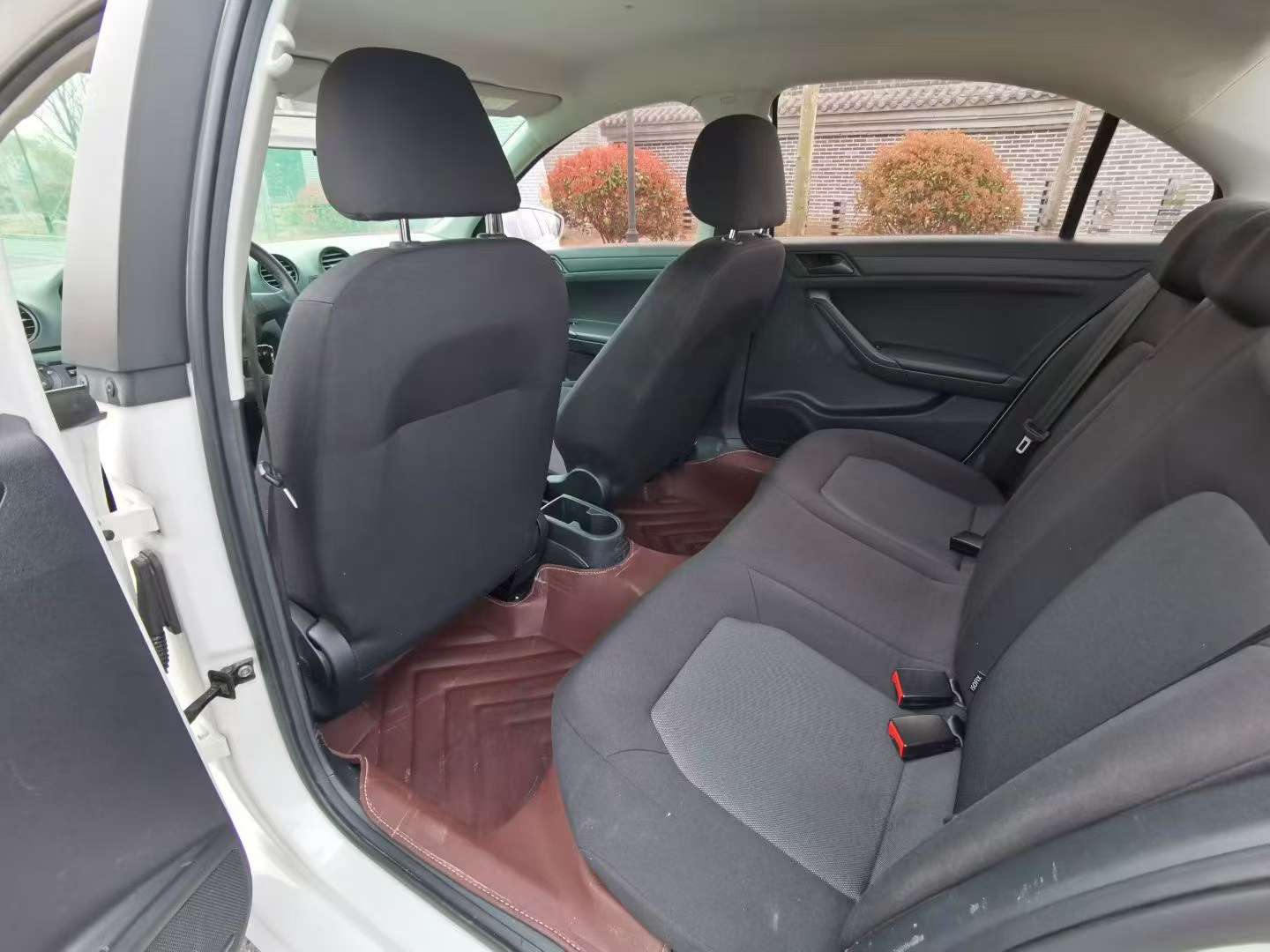 Volkswagen Jetta 2015 1.6 Manual 9