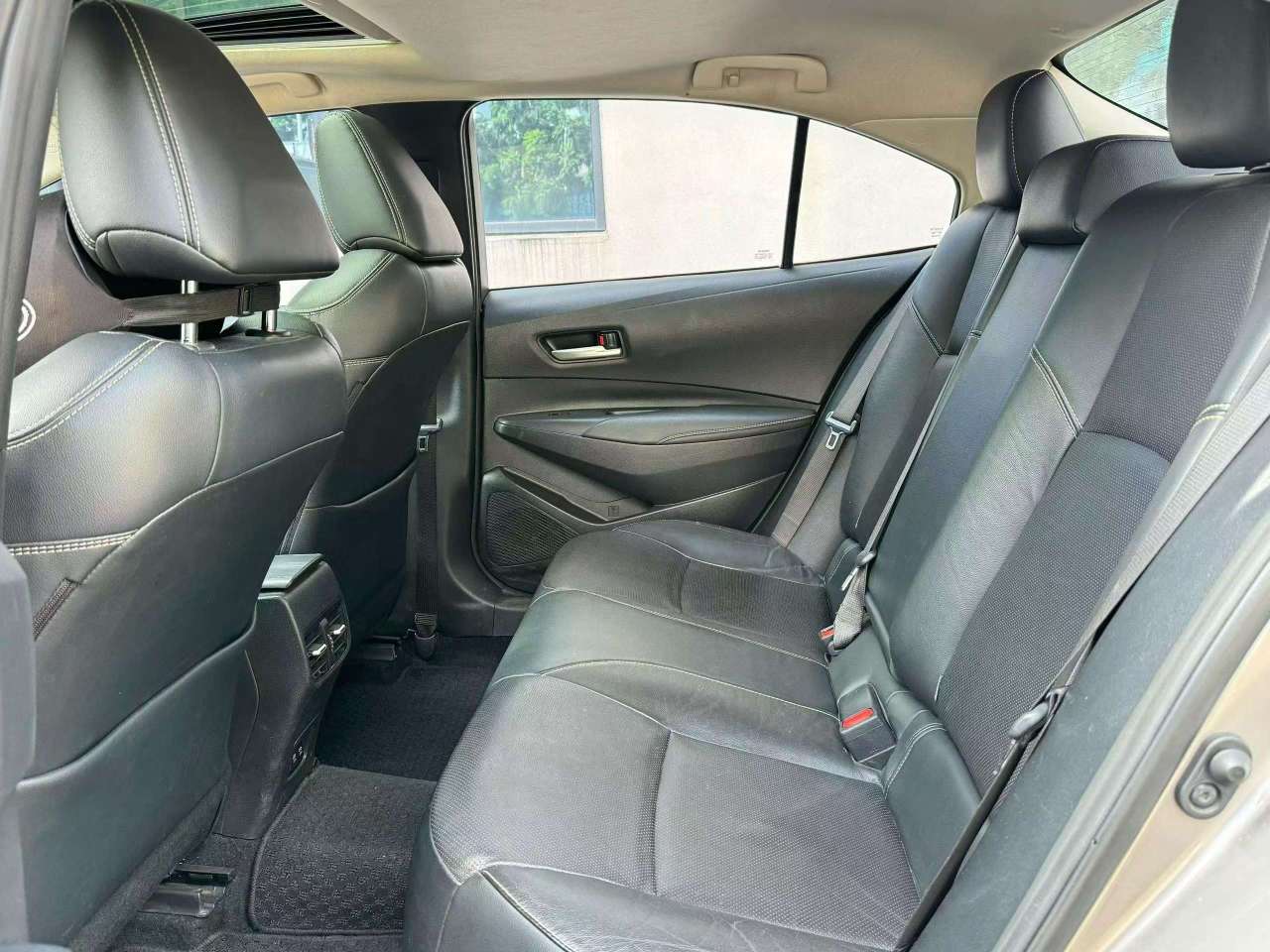 Toyota Corolla 2020 1.2T Luxury Edition 6