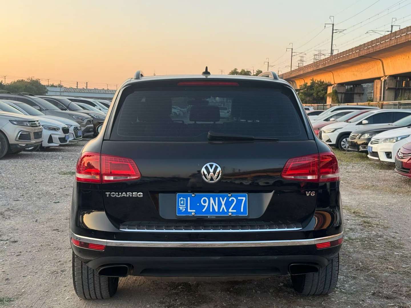Volkswagen Touareg 3.0T AWD Wild Edition 8