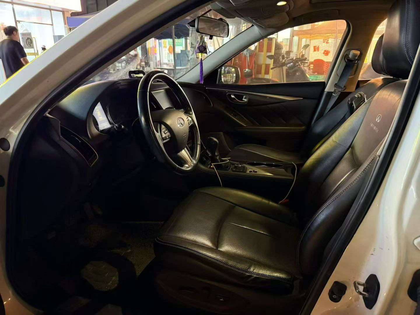 Infiniti Q50 2.0T Automatic Comfort Trim 6