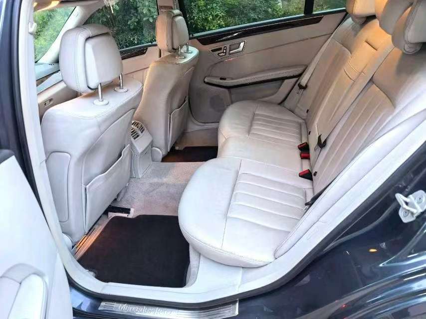 Mercedes-Benz E-Class E260L 1.8T Luxury 8