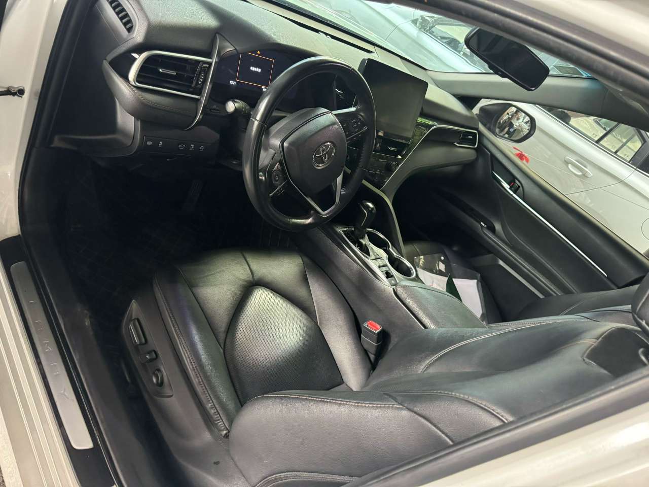 Toyota Camry 4