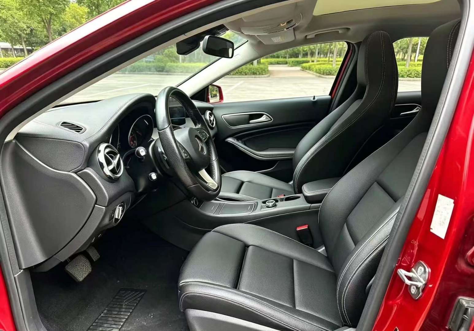 Mercedes-Benz GLA 1.6T Style 6