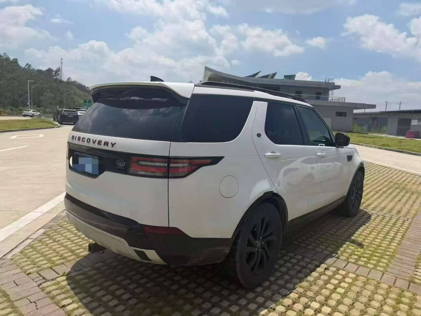Land Rover Discovery 2020 2.0T 30th Anniversary Edition 3
