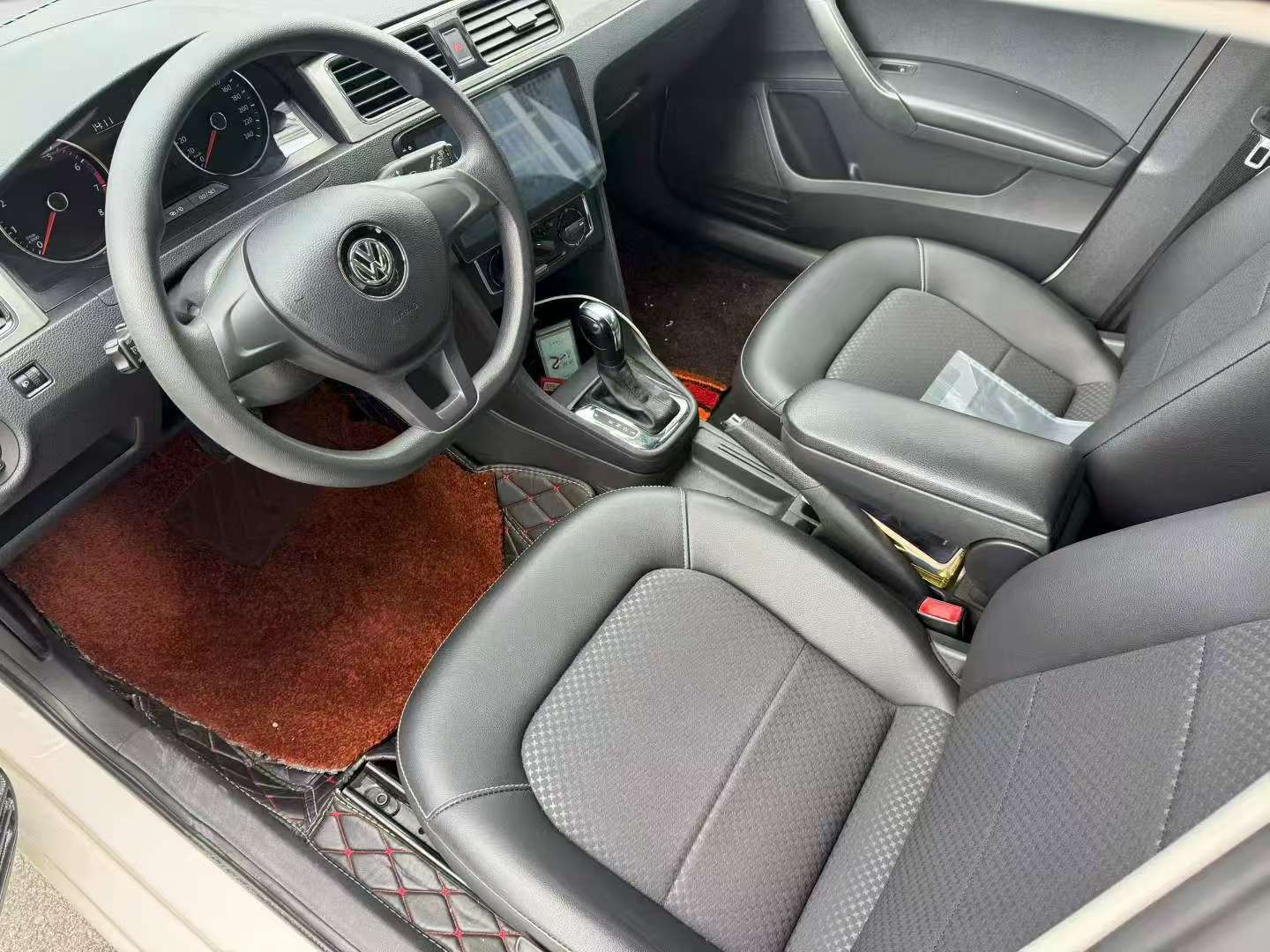 Volkswagen Jetta 1.6L Automatic Sunroof 4