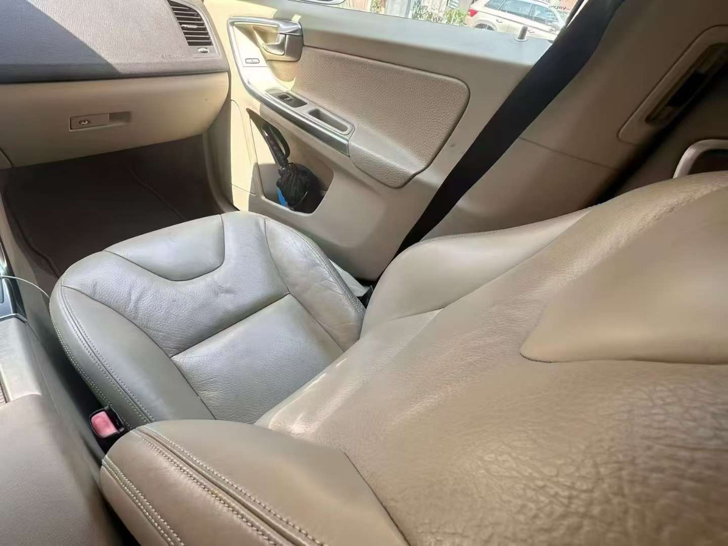 Volvo XC60 4