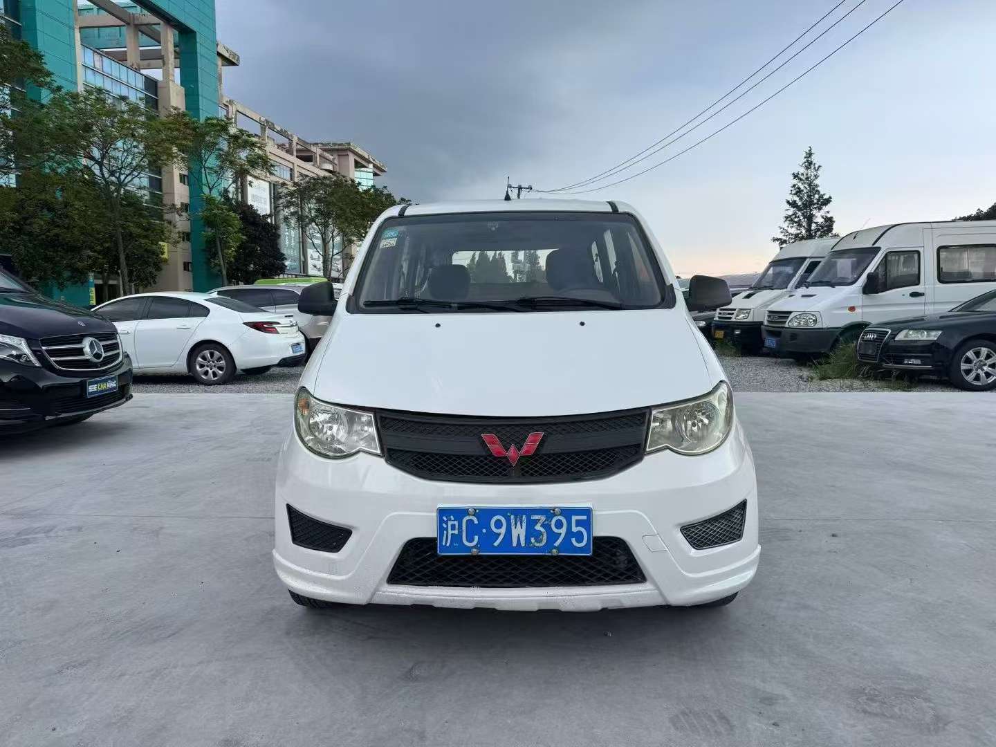 Wuling Hongguang S Luxury 5-Seater 2