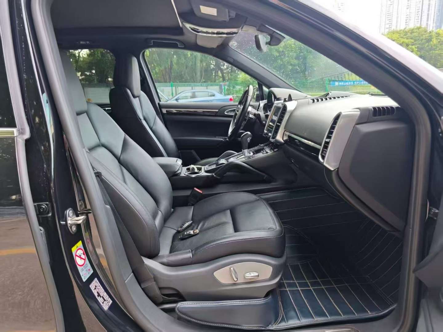 Porsche Cayenne 8
