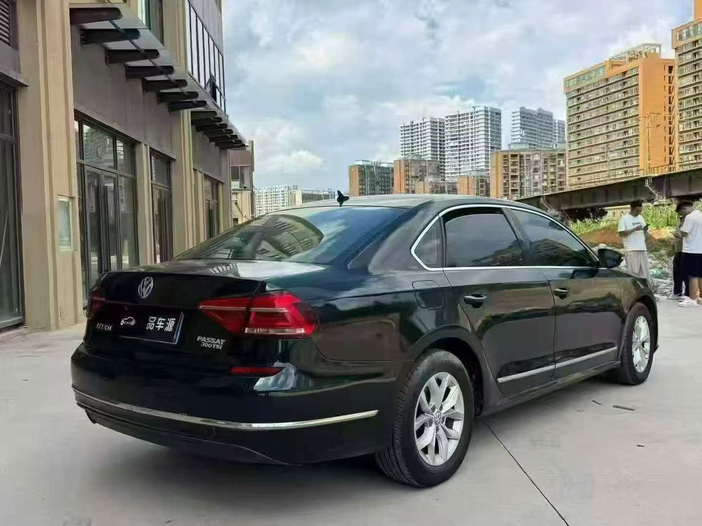 Volkswagen Passat 1.8T Automatic 9