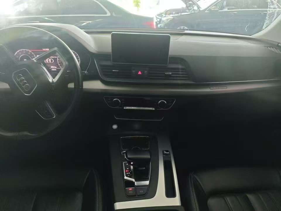 Audi Q5L 2.0TFSI 40TFSI Enjoy Fashion Trim 5