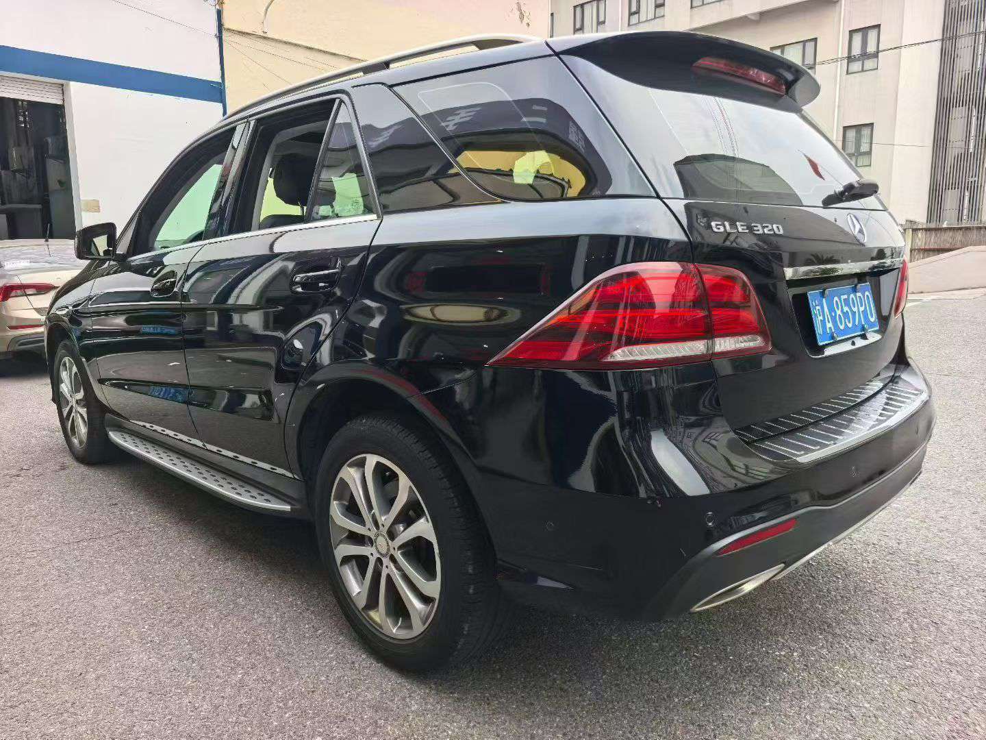 Mercedes-Benz GLE 9