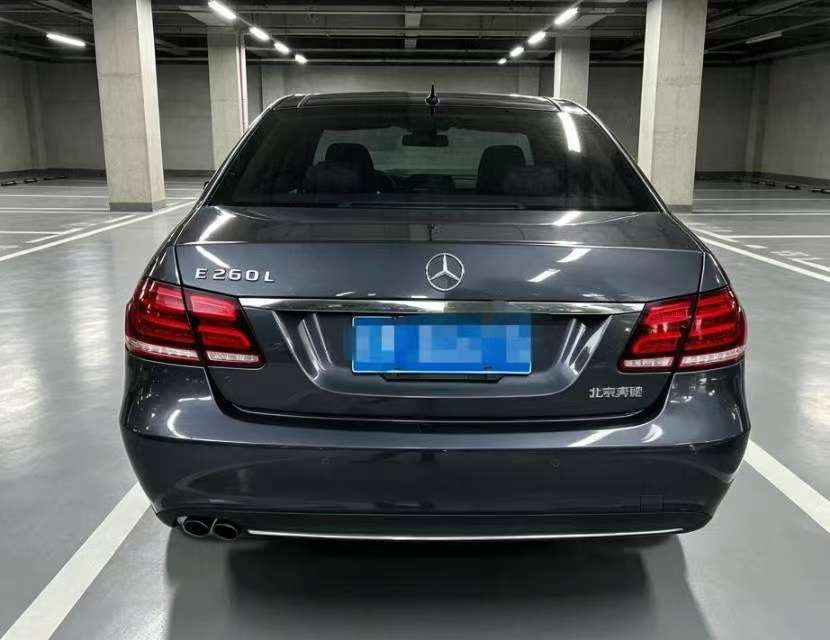 Mercedes-Benz E-Class E260L 1.8T Luxury 5