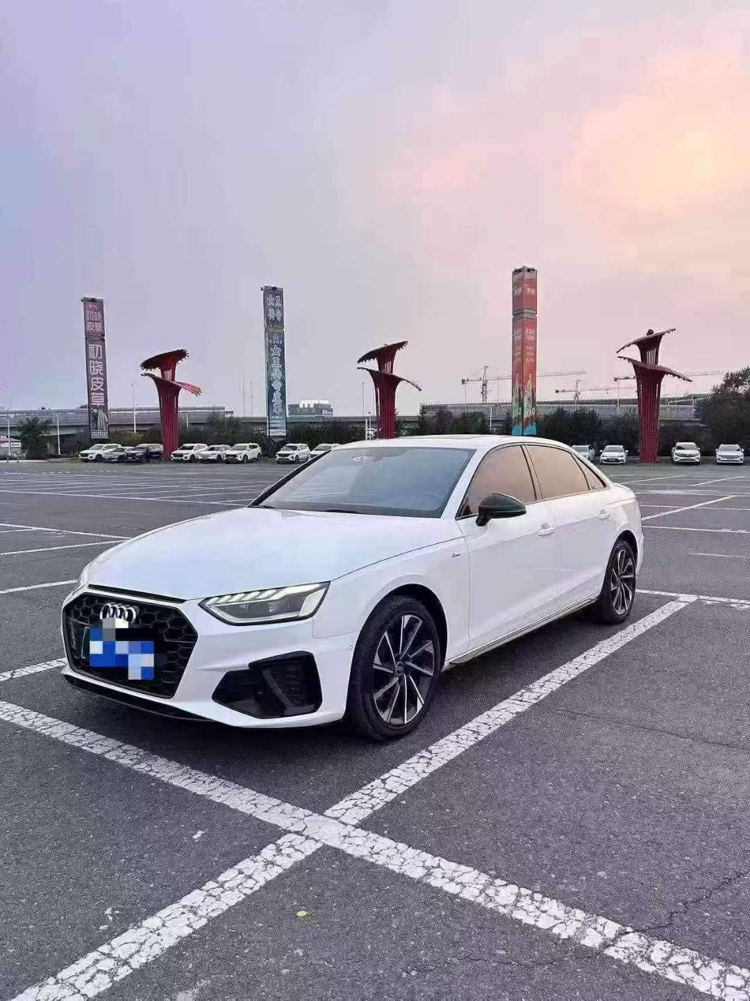 Audi A4L Luxury Dynamic 2