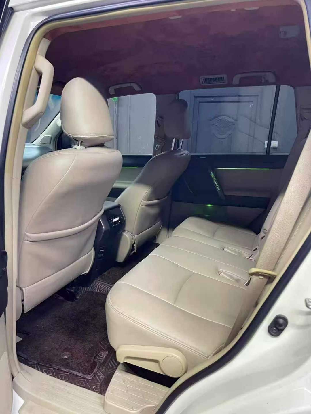 Toyota Prado 2010 2.7 Automatic 4WD 9