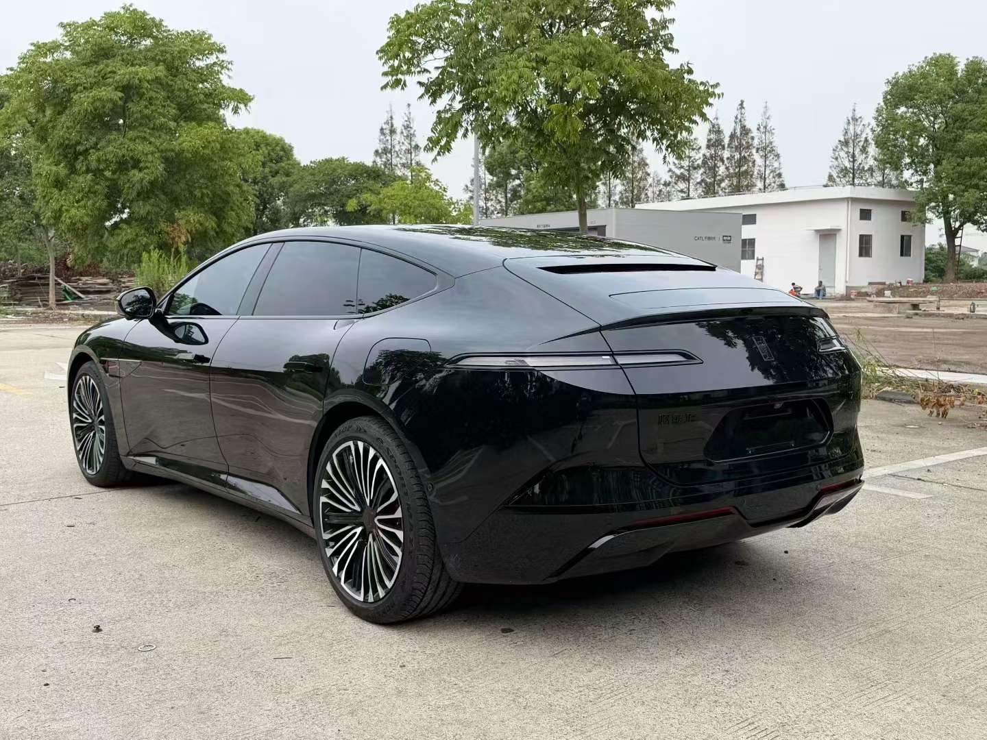 Avatr 12 Triple LiDAR AWD Performance Edition 3