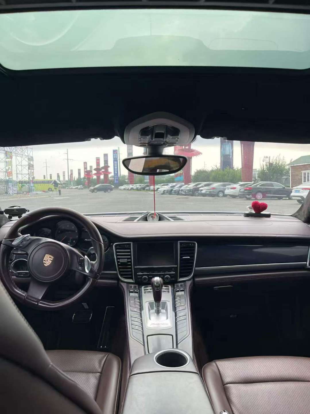 Porsche Panamera 8