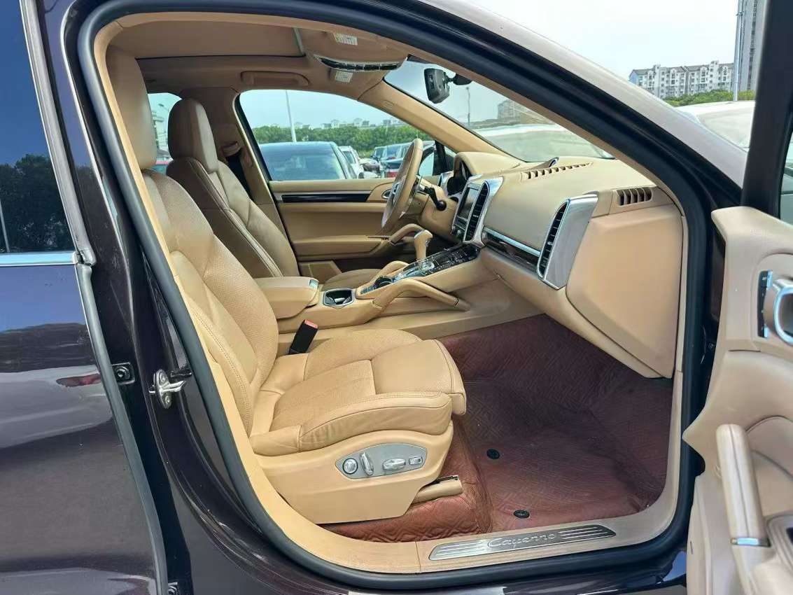 Porsche Cayenne 3.6L Automatic 9