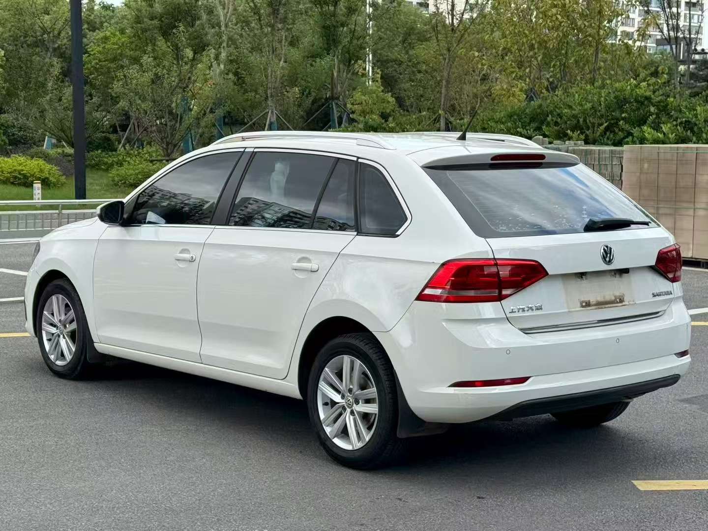 Volkswagen Jetta 1.6L Automatic Sunroof 7