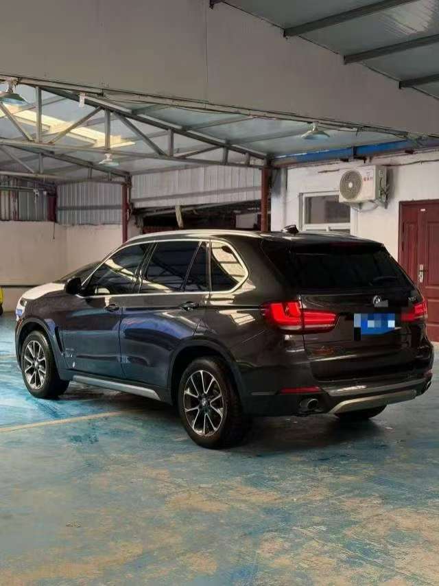 BMW X5 2014 xDrive35i US Spec 6