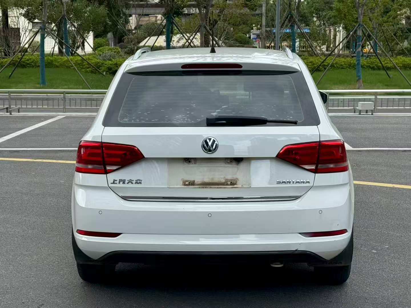 Volkswagen Jetta 1.6L Automatic Sunroof 8