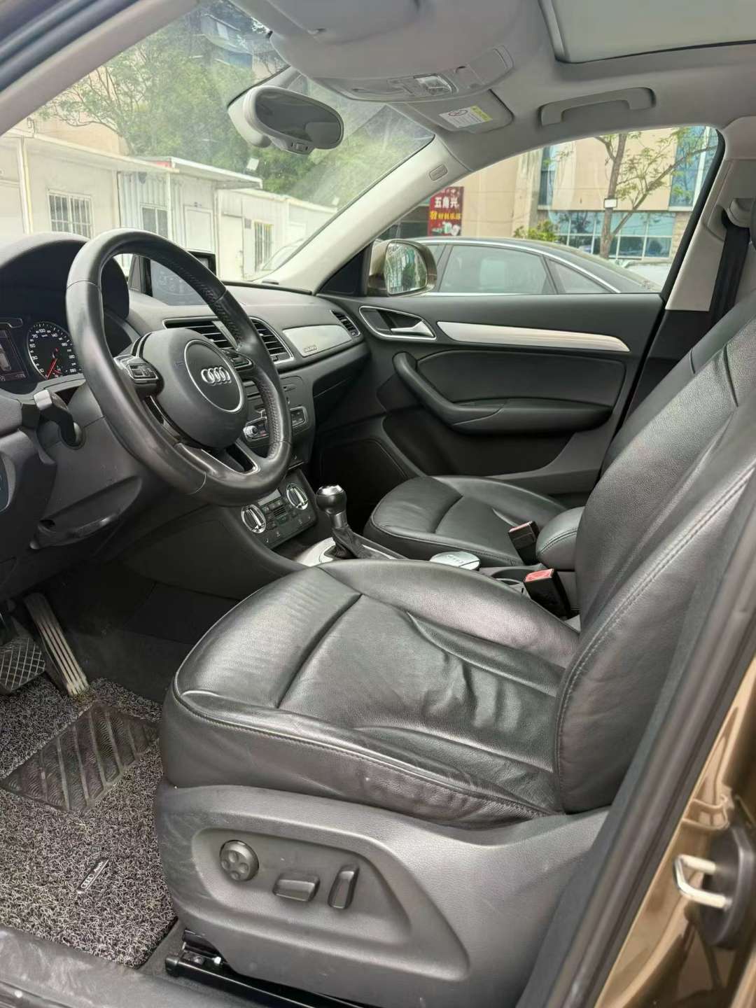 Audi Q3 2.0T 4WD Comfort Edition 7