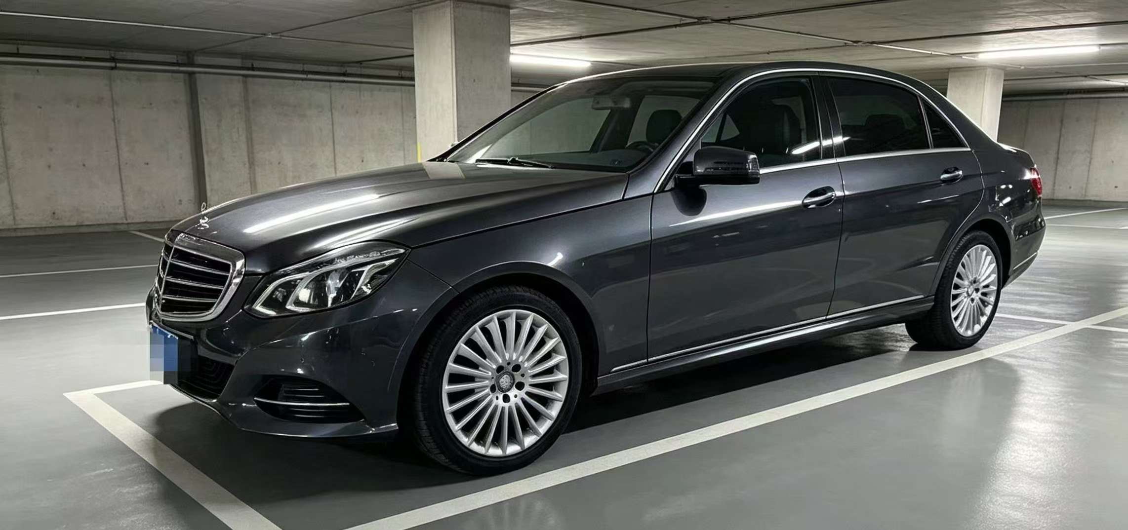 Mercedes-Benz E-Class E260L 1.8T Luxury 3