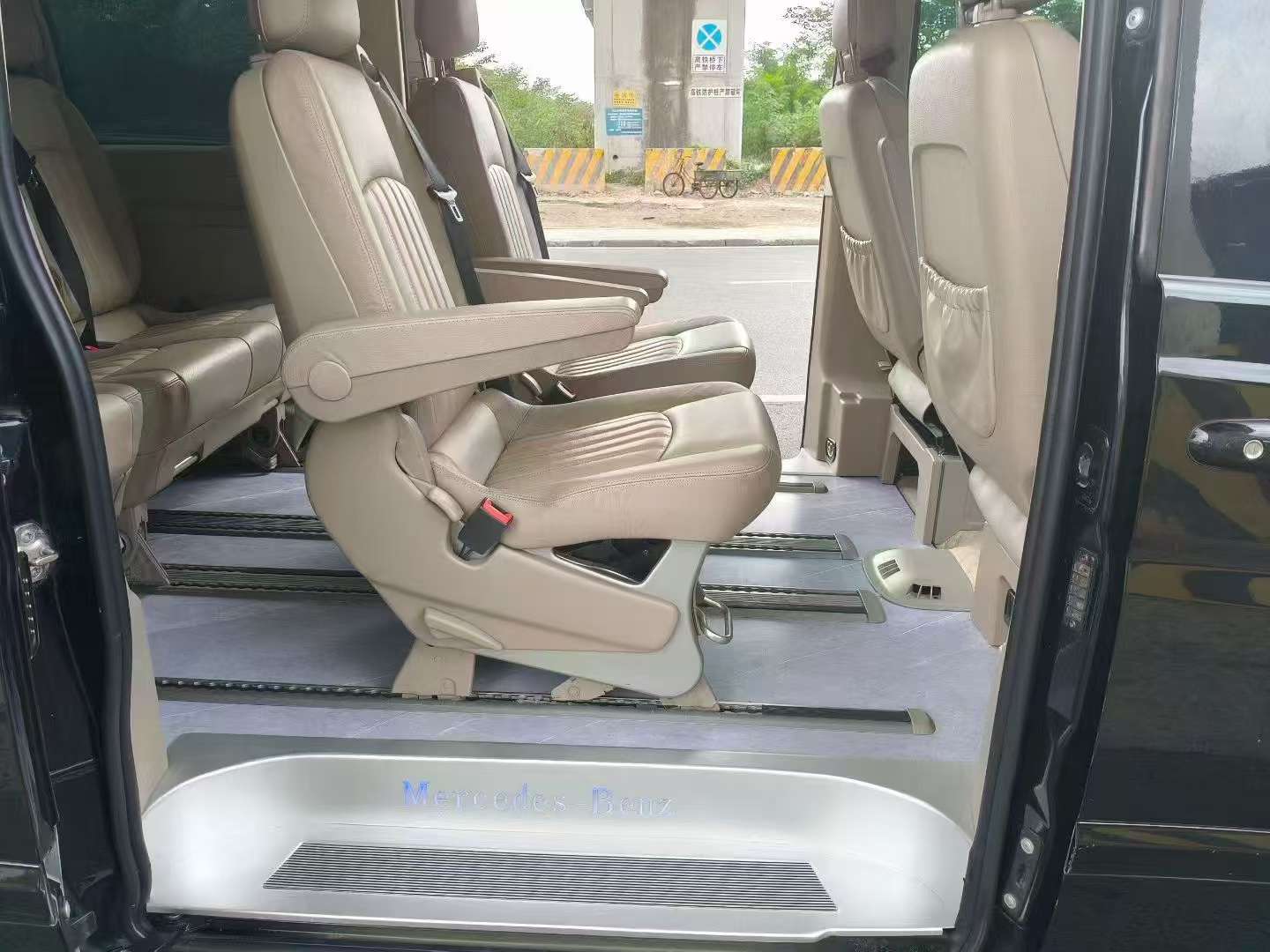 Mercedes-Benz Viano 4