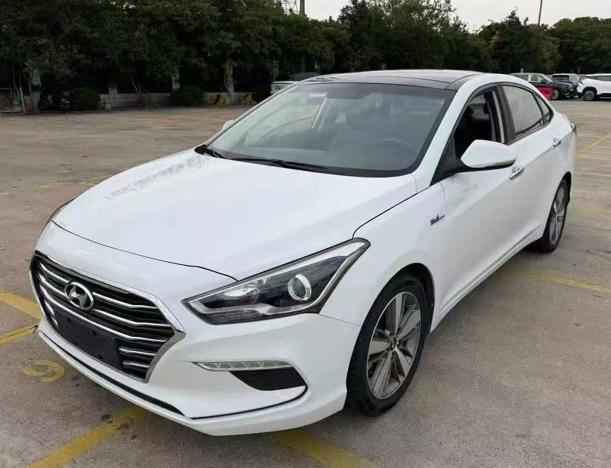 Hyundai Mistra 1.8L Naturally Aspirated Premium Edition