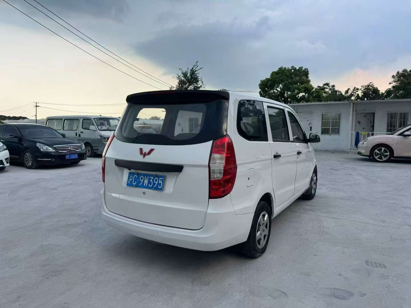 Wuling Hongguang S Luxury 5-Seater 4