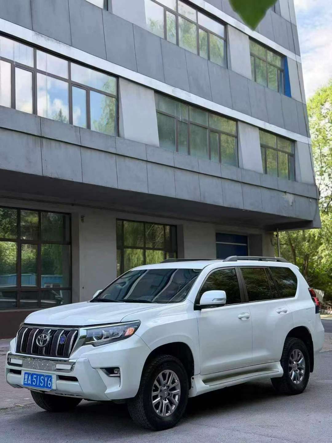 Toyota Prado 2011 2700 China-market Import 7-Seater 3