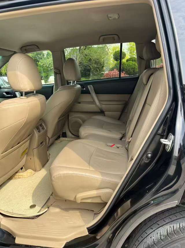 Toyota Highlander 2012 2.7L Elite 5-Seater 2WD 8