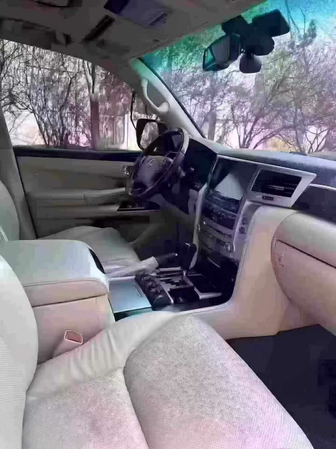 Lexus LX570 2012 4