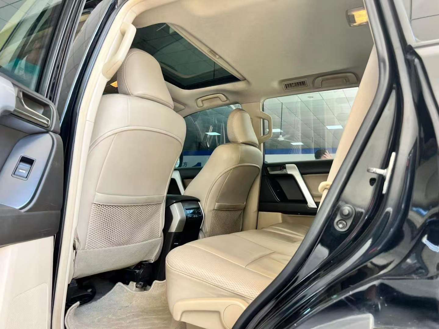 Toyota Prado 4.0L V6 4WD 7-Seat TXL 8