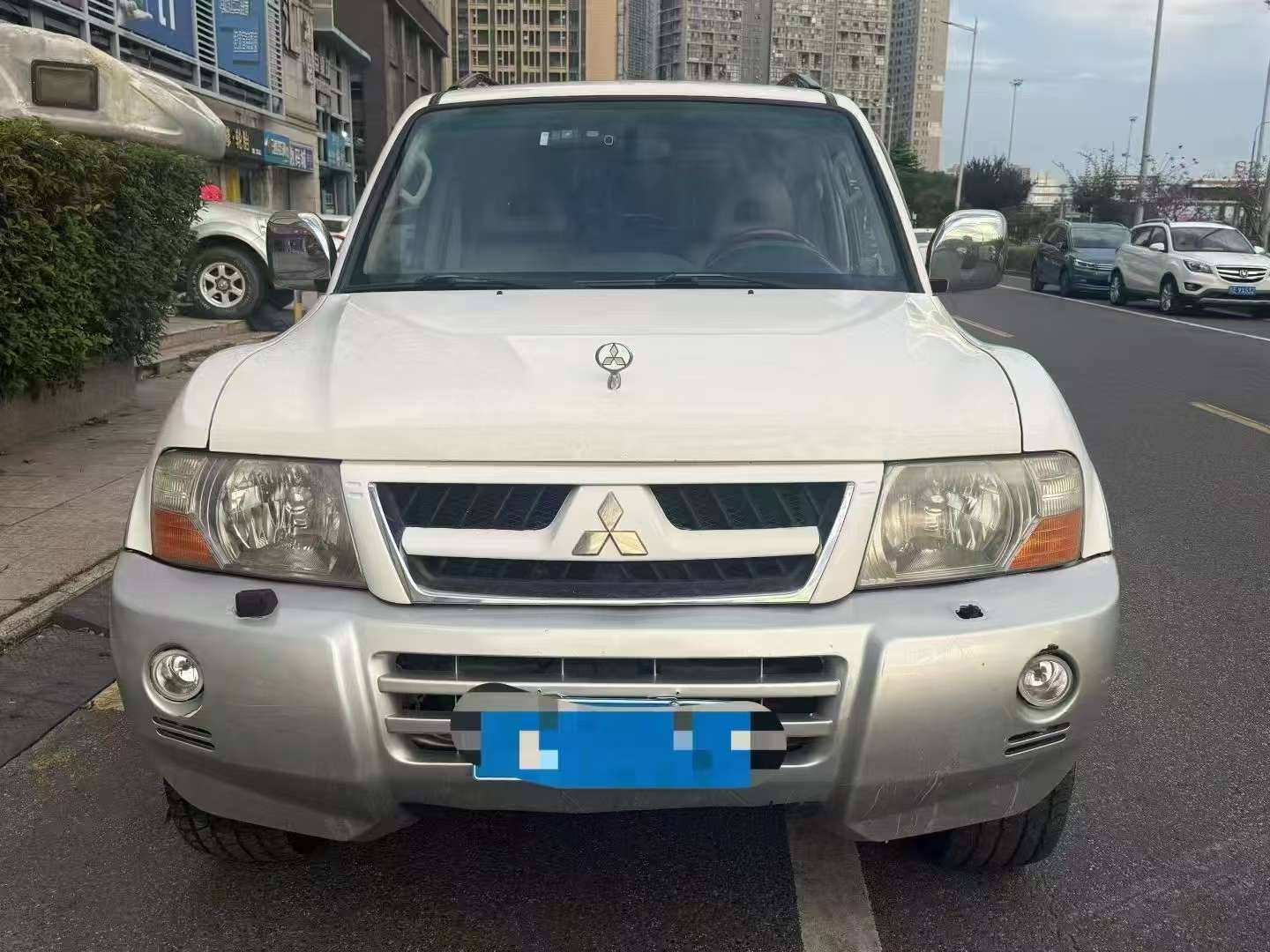 Mitsubishi Pajero V77 3.8 GLS 2