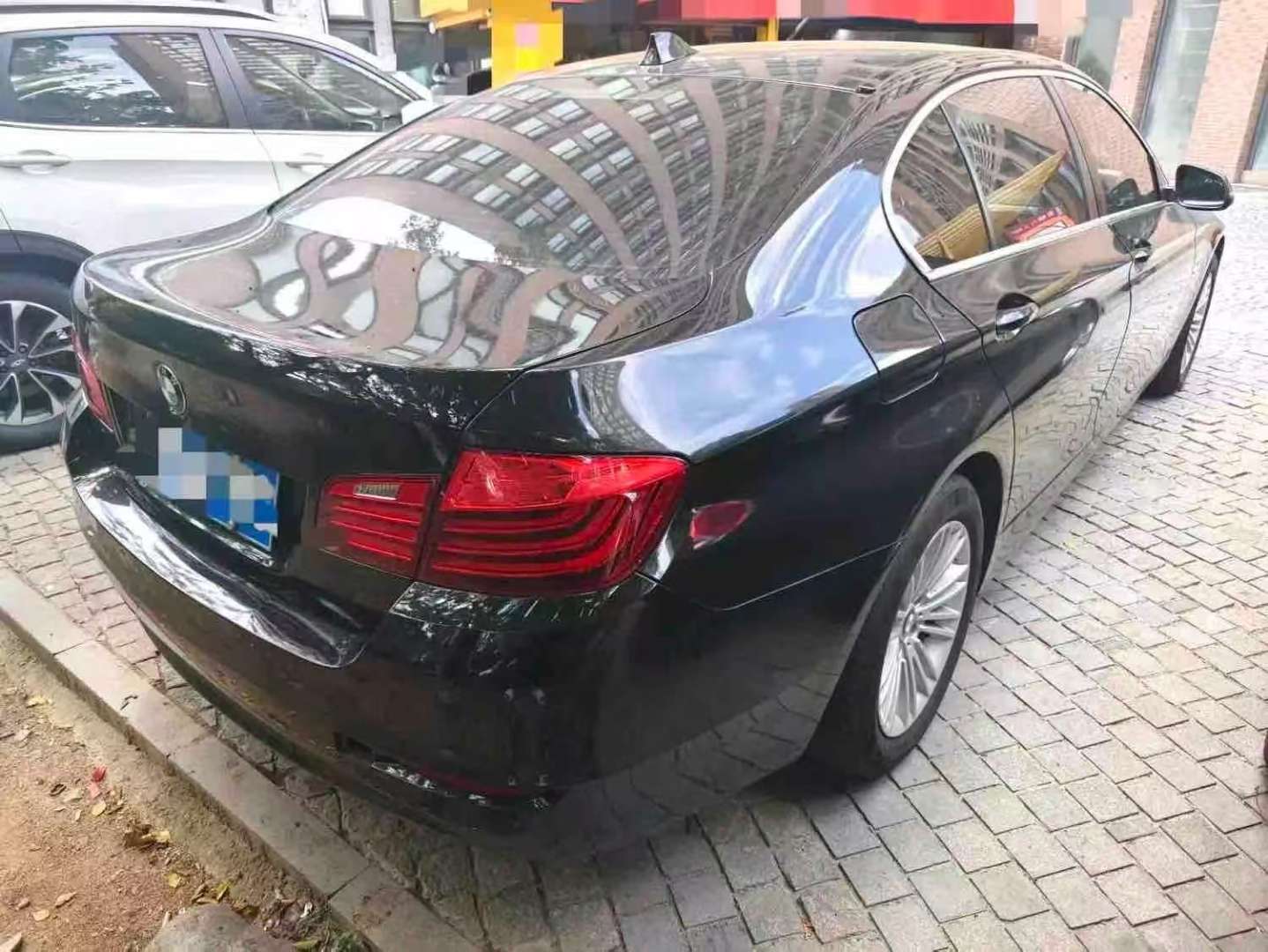 BMW 5 Series 525Li 2.0T Leading 2