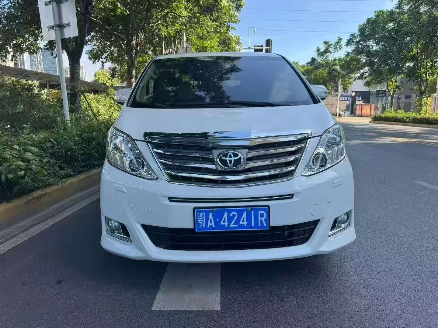 Toyota Alphard 3.5L V6 Automatic High Spec 3