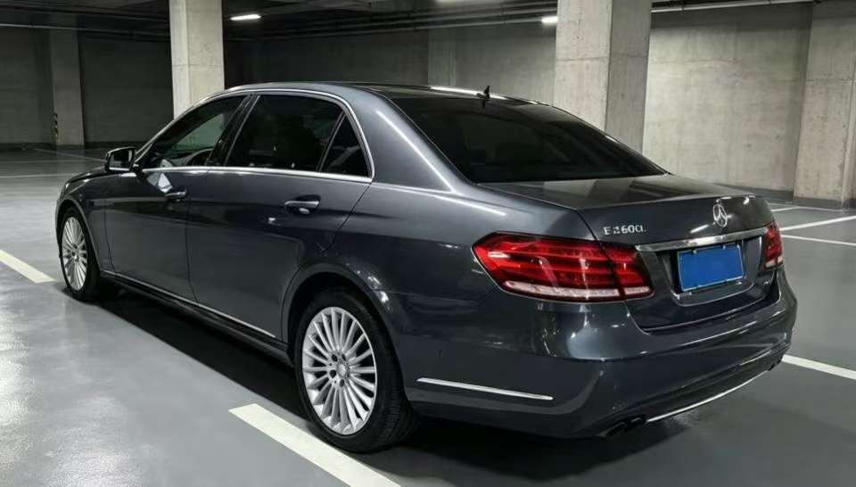 Mercedes-Benz E-Class E260L 1.8T Luxury 6