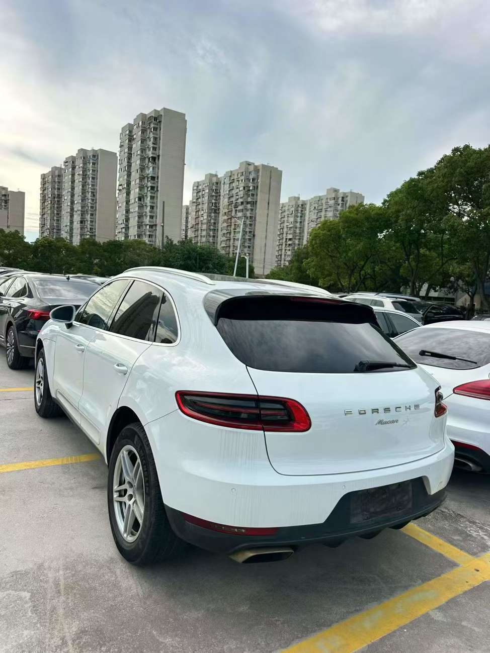 Porsche Macan 2.0T Automatic Panoramic Sunroof Seat Heating Bose Sound System 3