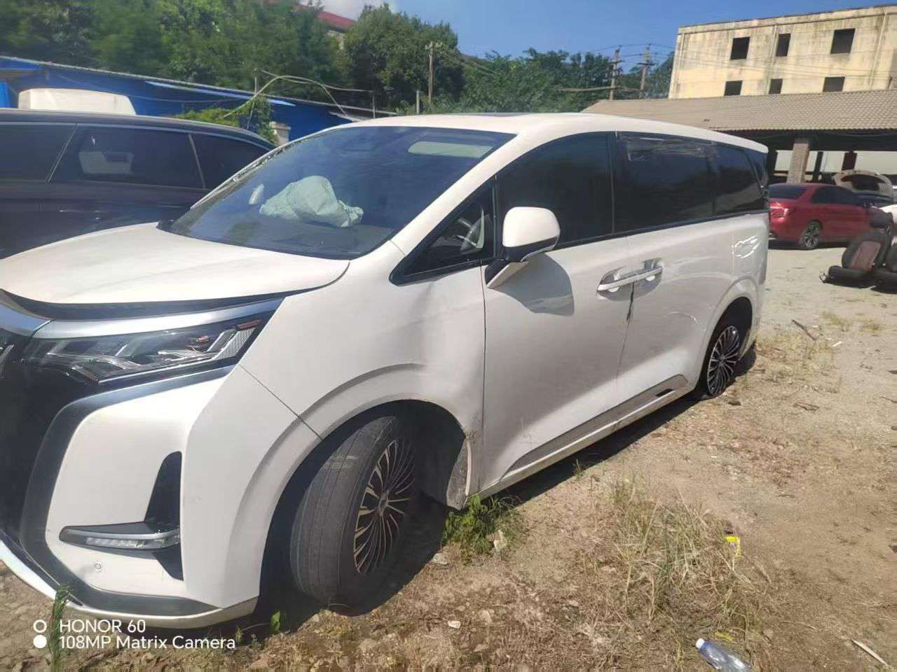 Denza D9 AWD Electric