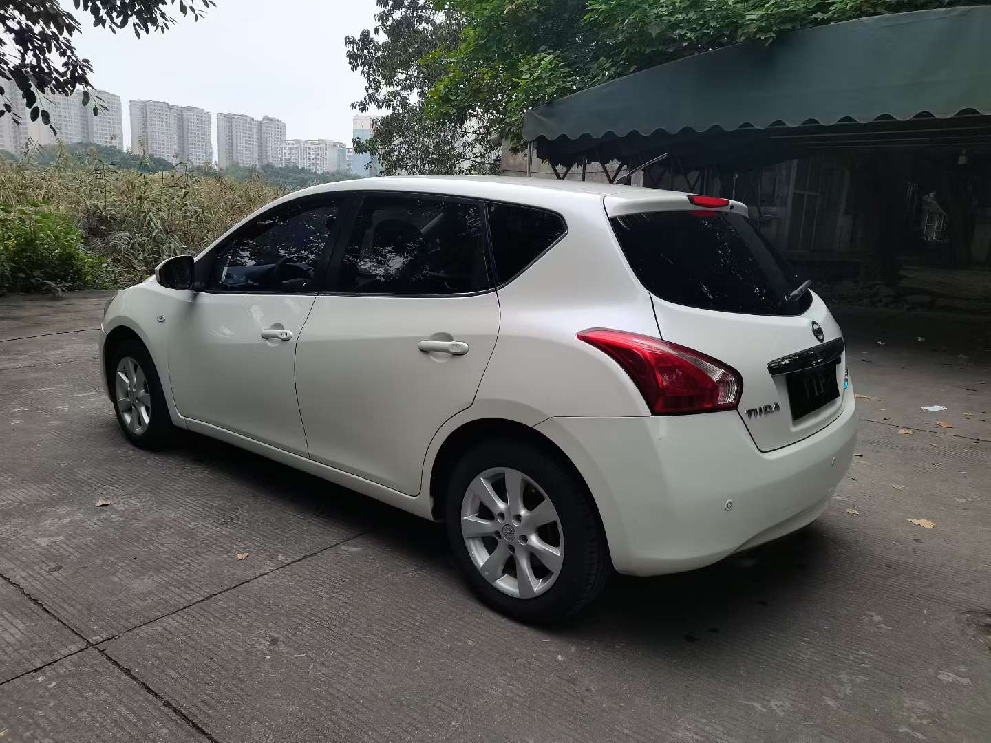 Nissan Tiida 1.6L Automatic with Sunroof 4