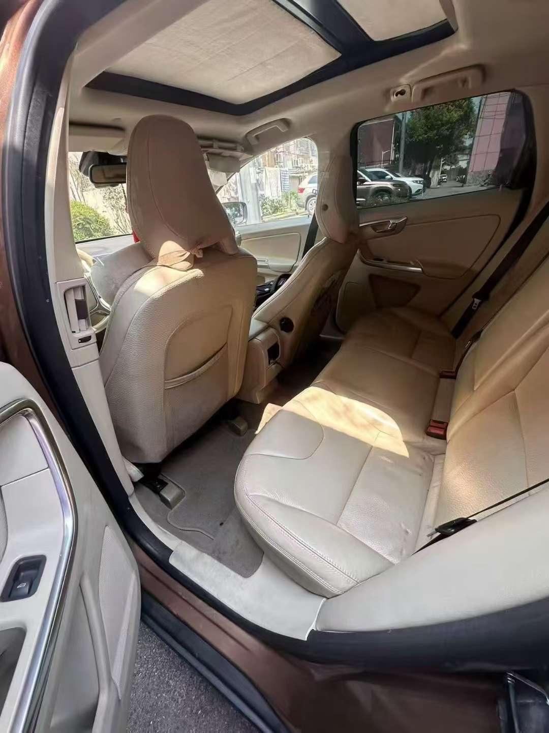 Volvo XC60 8