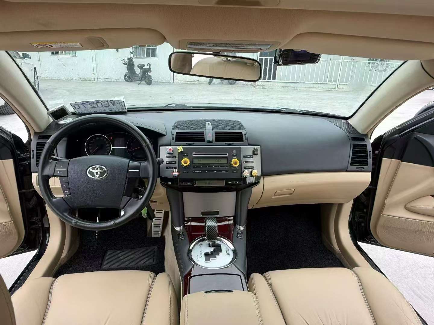 Toyota Reiz 9