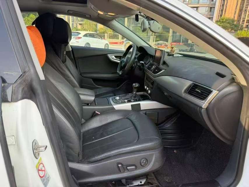 Audi A7 2.5L Standard 6
