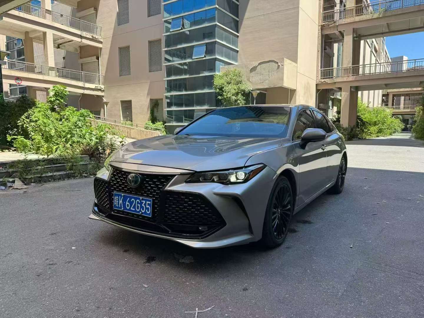 Toyota Avalon 2019 2.5 Hybrid Premium 2